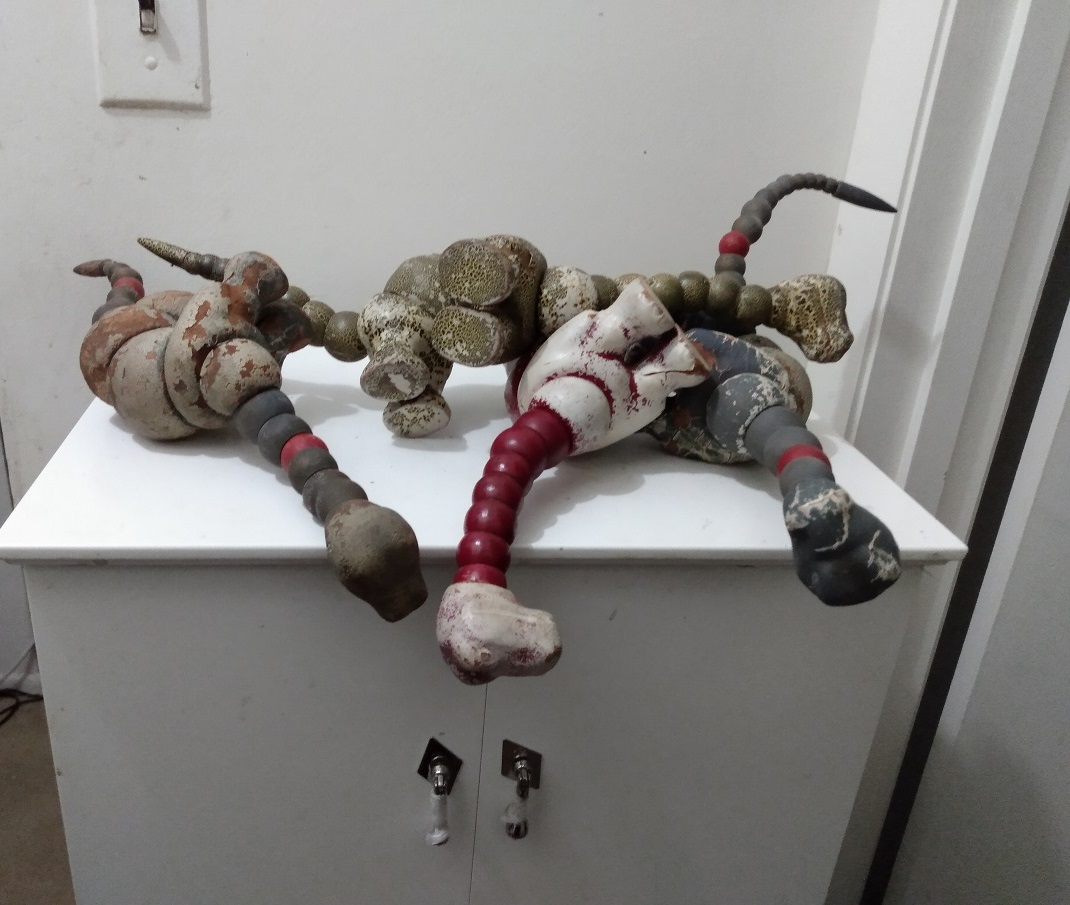 TWISTED TWISTUM BRONTOSAURUS