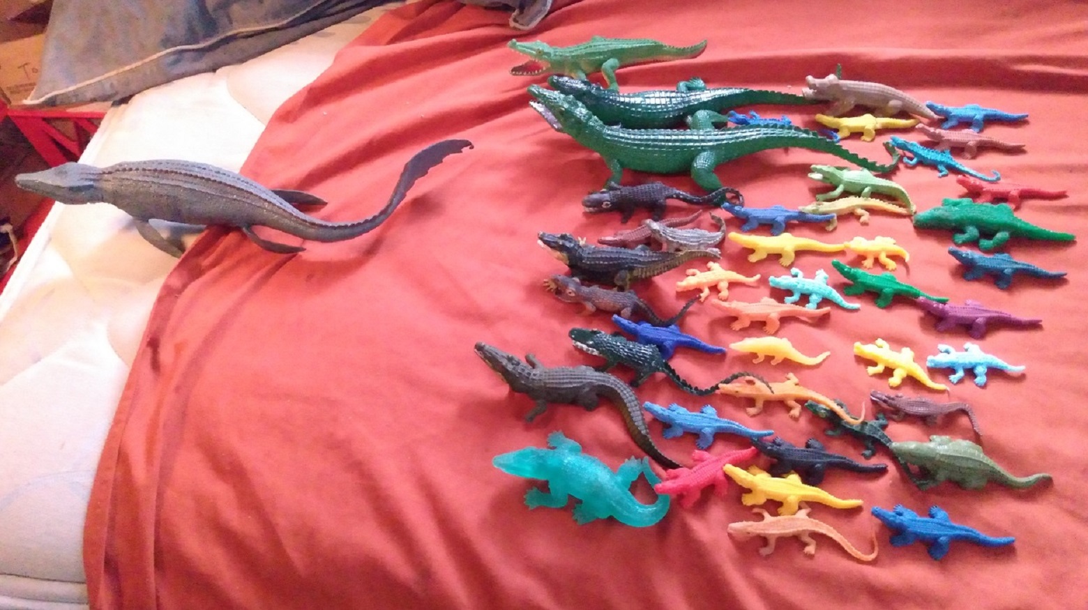 GATORS AND CROCS CROWD FORCING AWAY MOSASAURUS