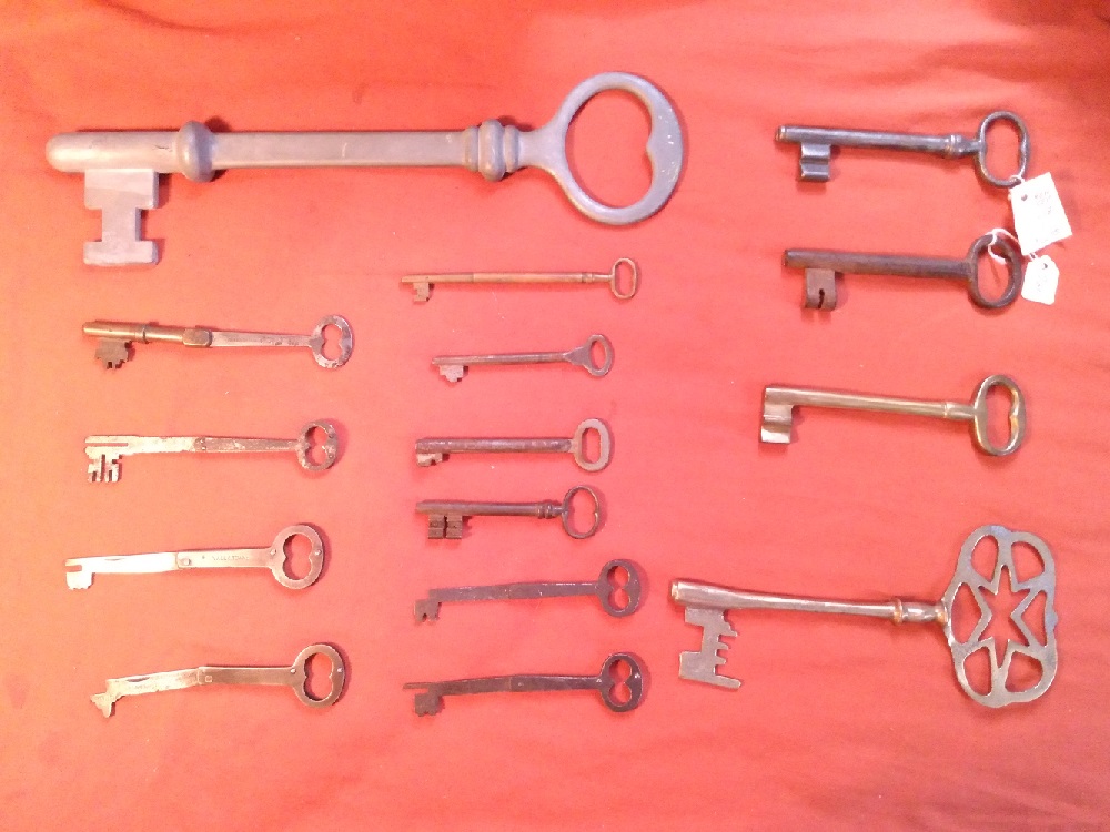 SKELETON KEY SQUARE 00