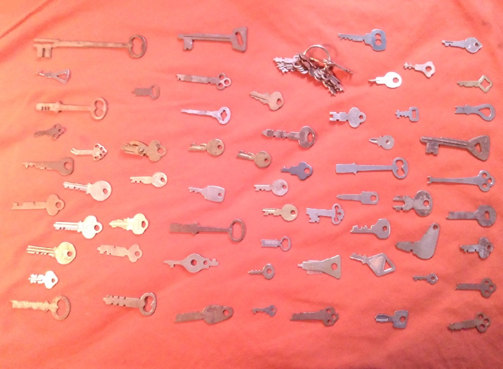 SKELETON KEY SQUARE 08