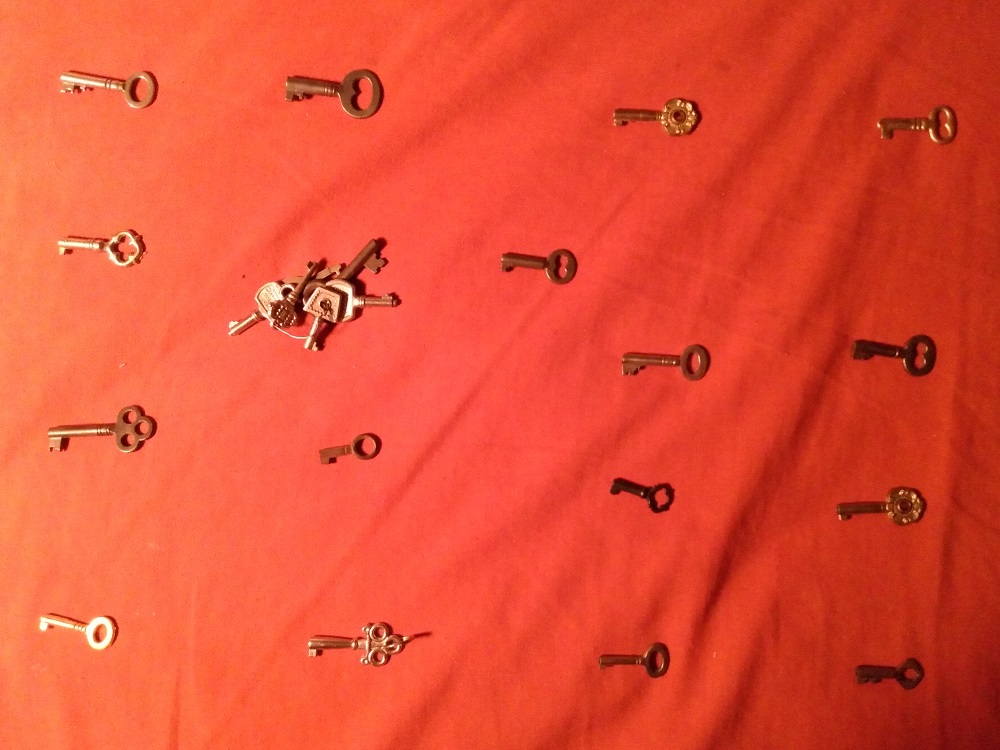 SKELETON KEY SQUARE 09