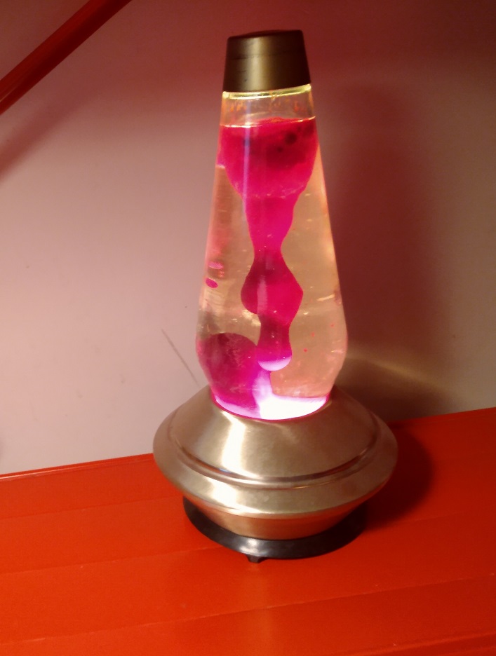 SATURNA LAVA LAMP WITH THE WRONG SIZE GLOBE