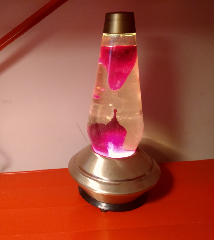 SATURNA LAVA LAMP WITH THE WRONG SIZE GLOBE