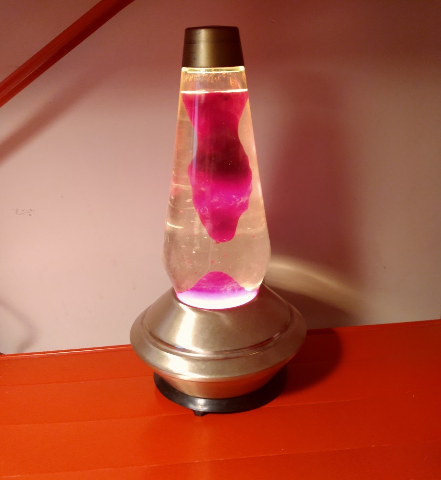 SATURNA LAVA LAMP WITH THE WRONG SIZE GLOBE
