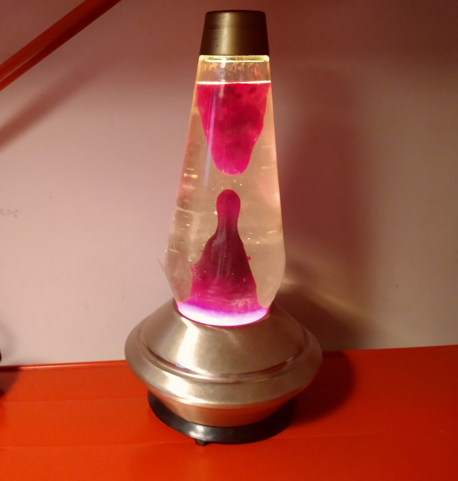 SATURNA LAVA LAMP WITH THE WRONG SIZE GLOBE