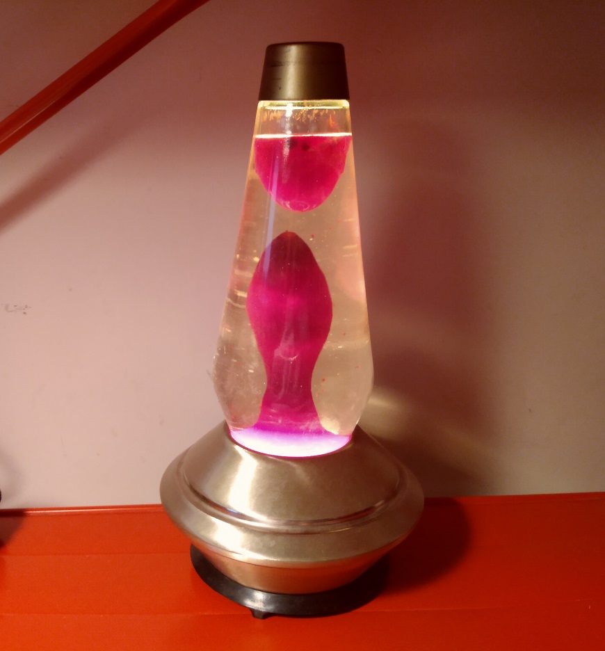 SATURNA LAVA LAMP WITH THE WRONG SIZE GLOBE