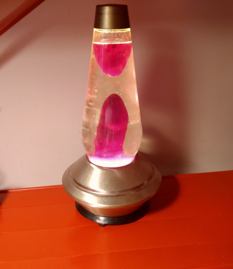 SATURNA LAVA LAMP WITH THE WRONG SIZE GLOBE