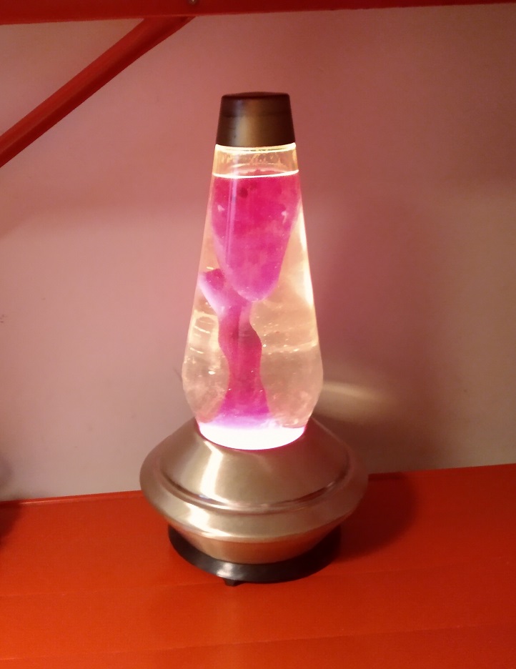 SATURNA LAVA LAMP WITH THE WRONG SIZE GLOBE
