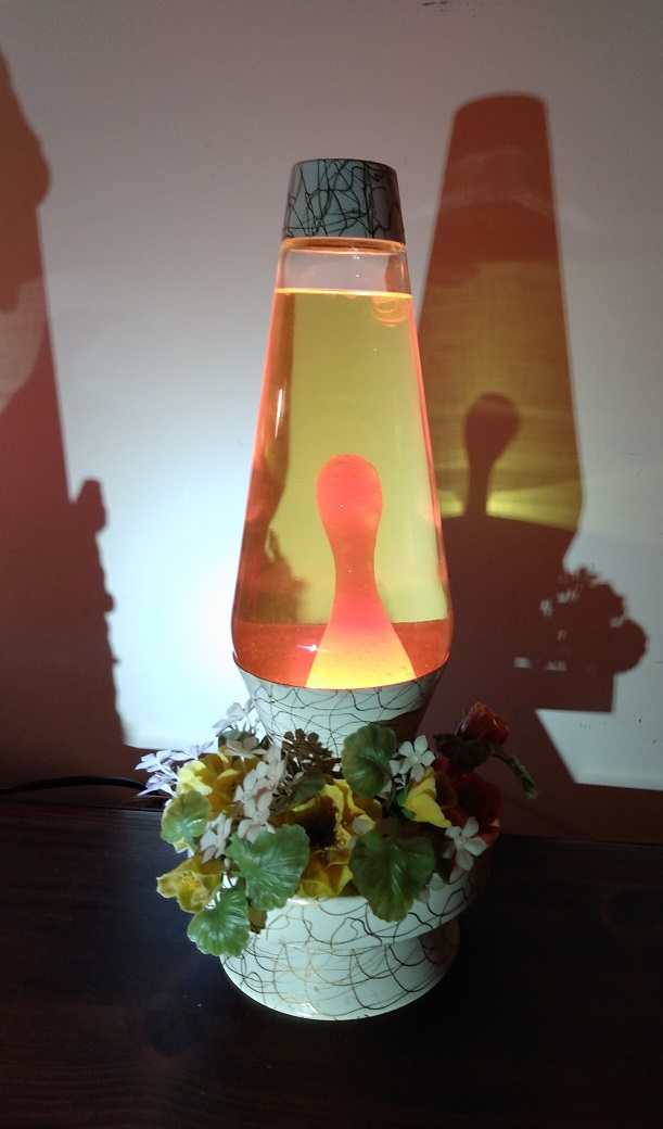 MUSIC BOX LAVA LAMP