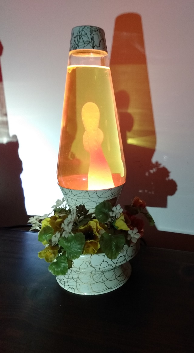 MUSIC BOX LAVA LAMP
