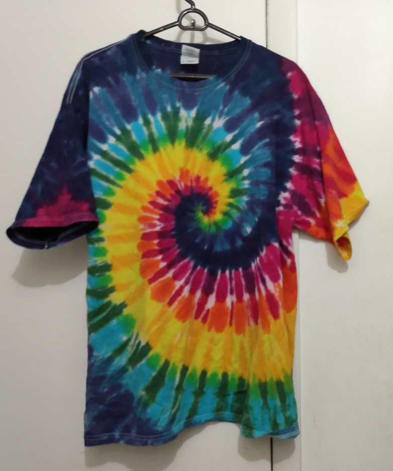 COLORFUL RAINBOW SWIRL TIE DYE SHIRT