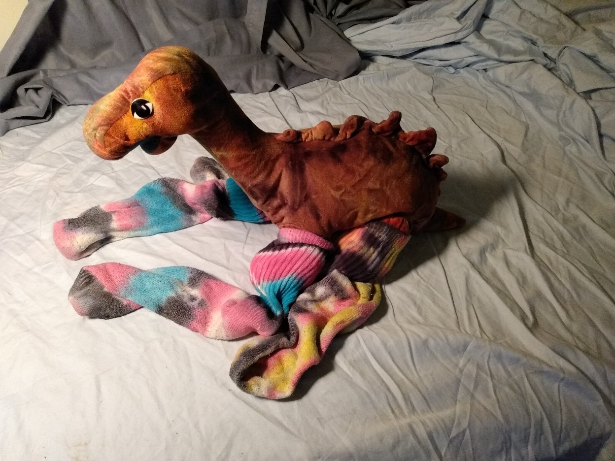 TIE WEARING TYE DYE SOCKS