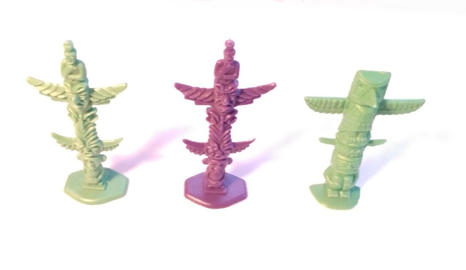 VINTAGE PLASTIC TOTEM POLE TOYS
